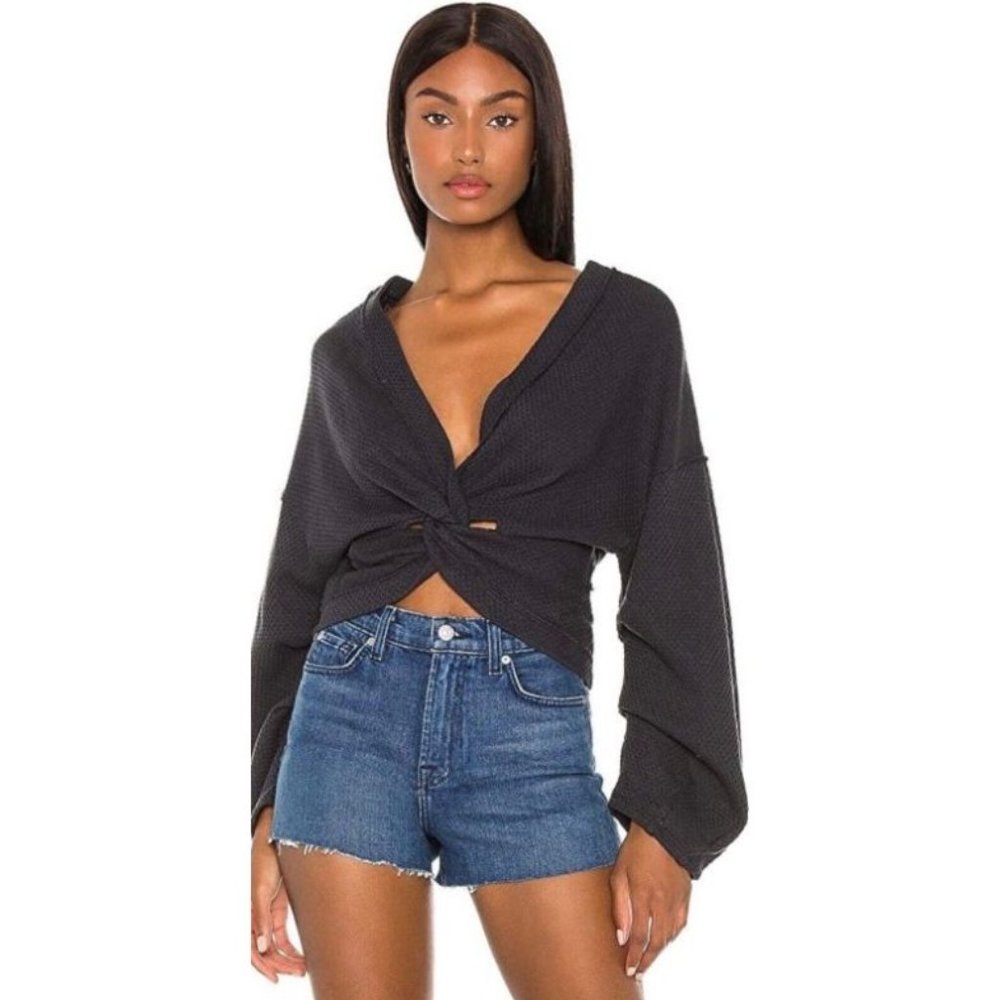 Free People Charcoal Fall For You V-Neck Long Sleeve Twist Front Cropped Tee M - Picture 7 of 15